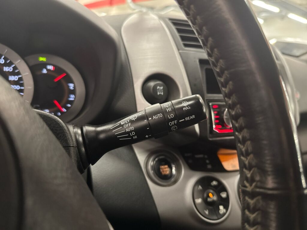 Toyota RAV4 2006 Musta