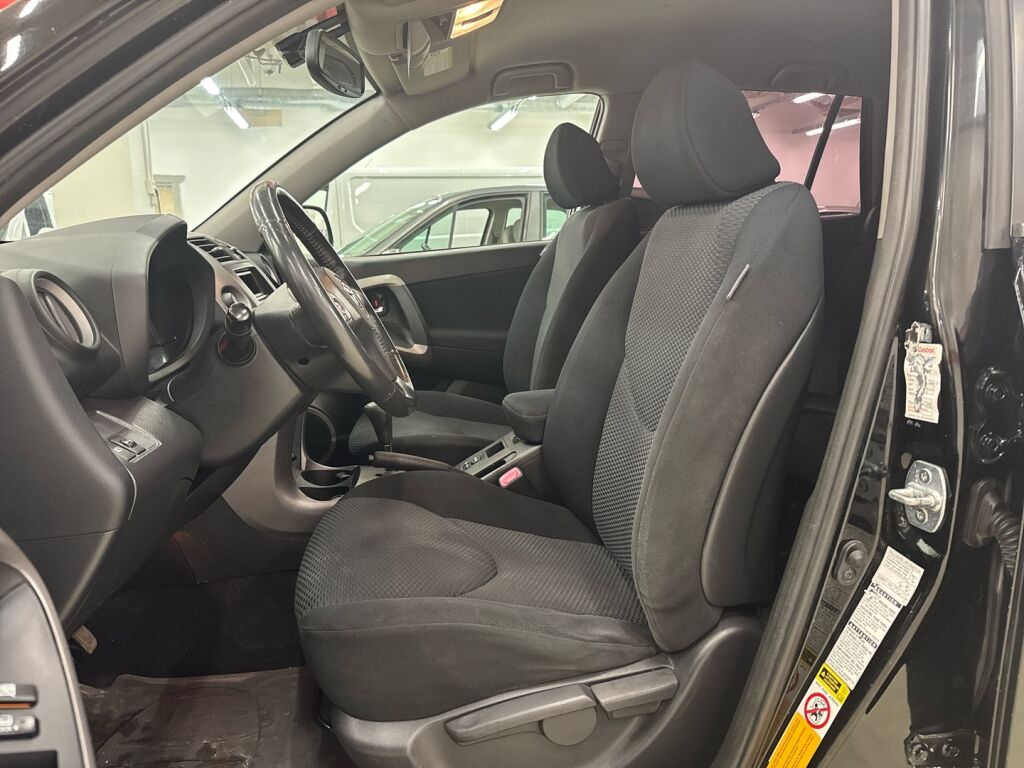 Toyota RAV4 2006 Musta