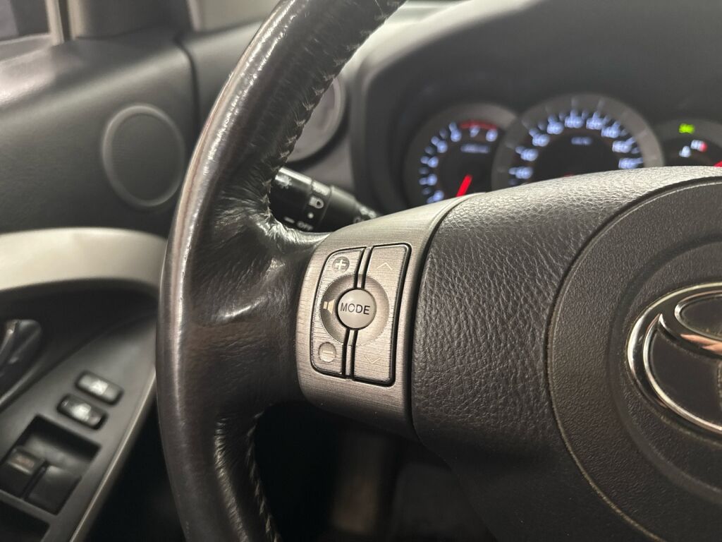 Toyota RAV4 2006 Musta