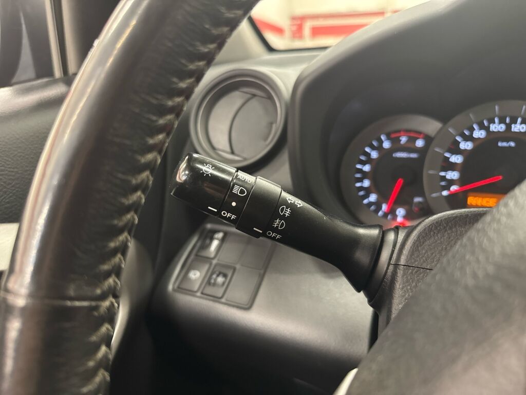 Toyota RAV4 2006 Musta