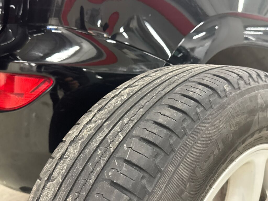 Toyota RAV4 2006 Musta