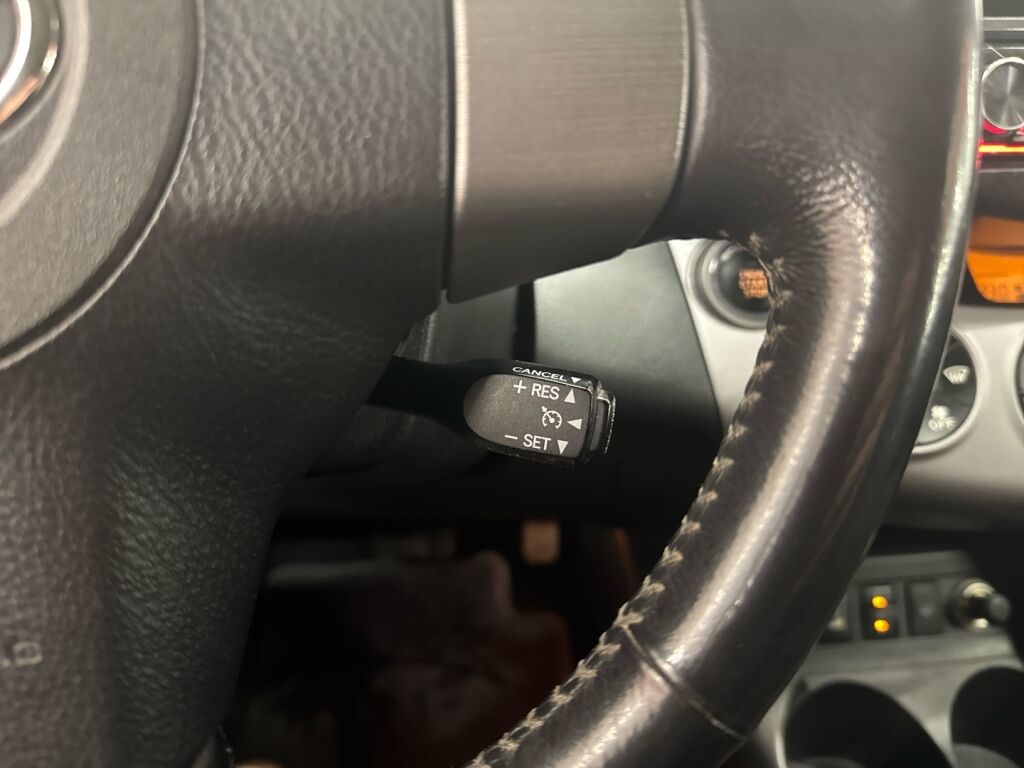 Toyota RAV4 2006 Musta