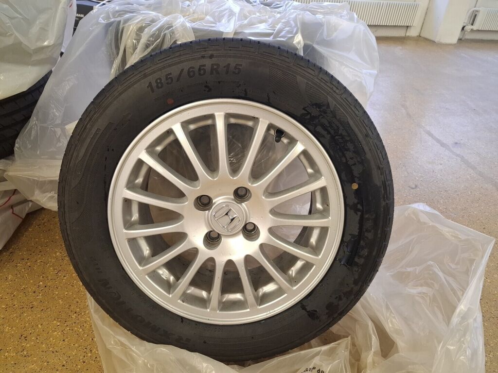 Honda Civic 2005 Punainen