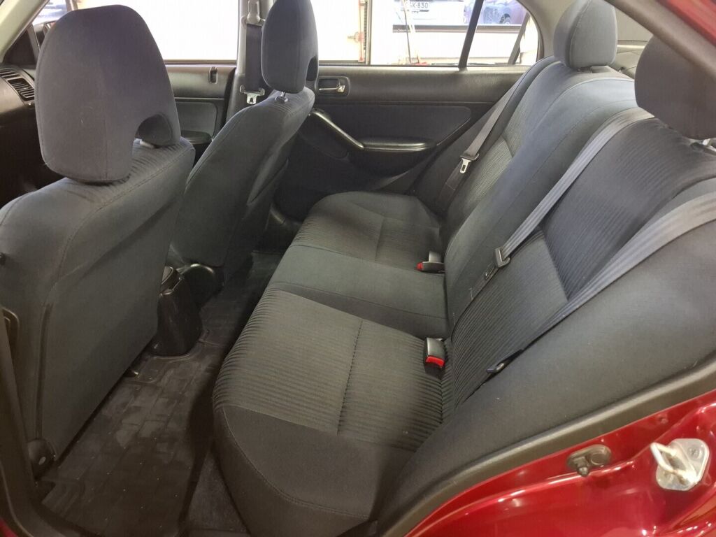 Honda Civic 2005 Punainen