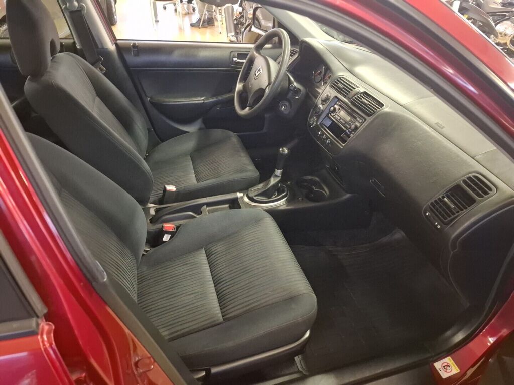 Honda Civic 2005 Punainen