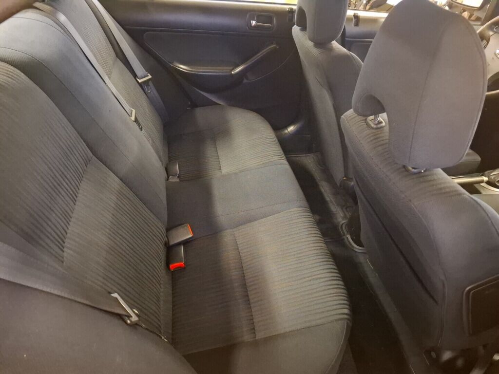 Honda Civic 2005 Punainen