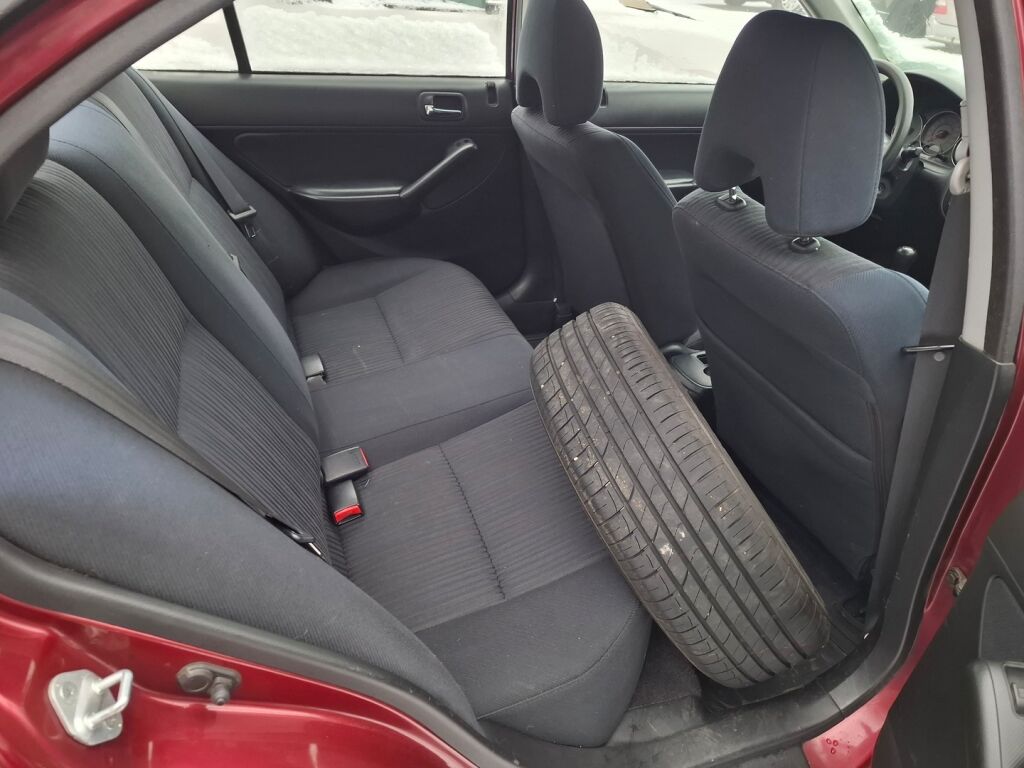 Honda Civic 2005 Punainen