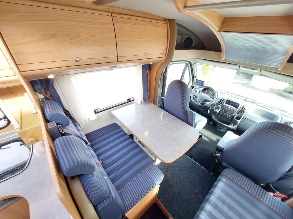 Bürstner Solano T 605 2006 Valkoinen