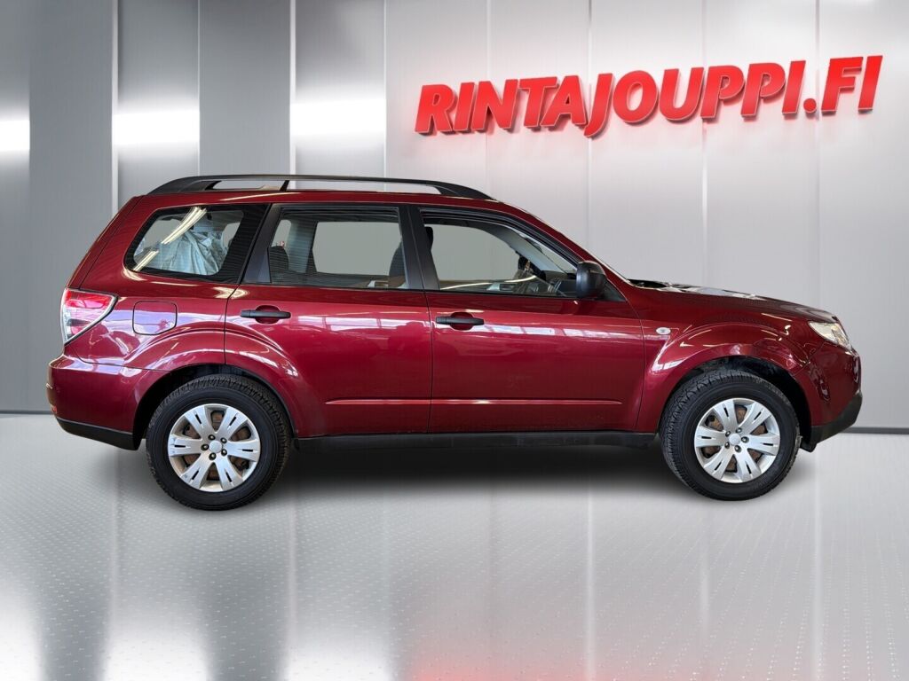 Subaru Forester 2009 Punainen