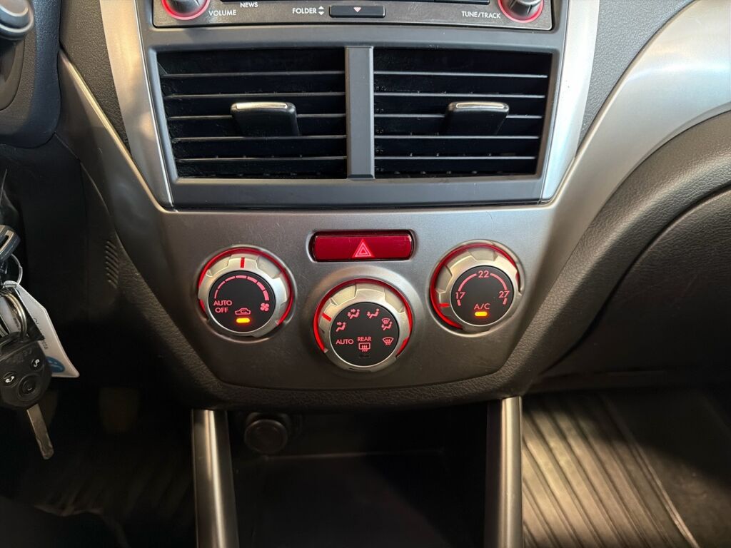 Subaru Forester 2009 Punainen