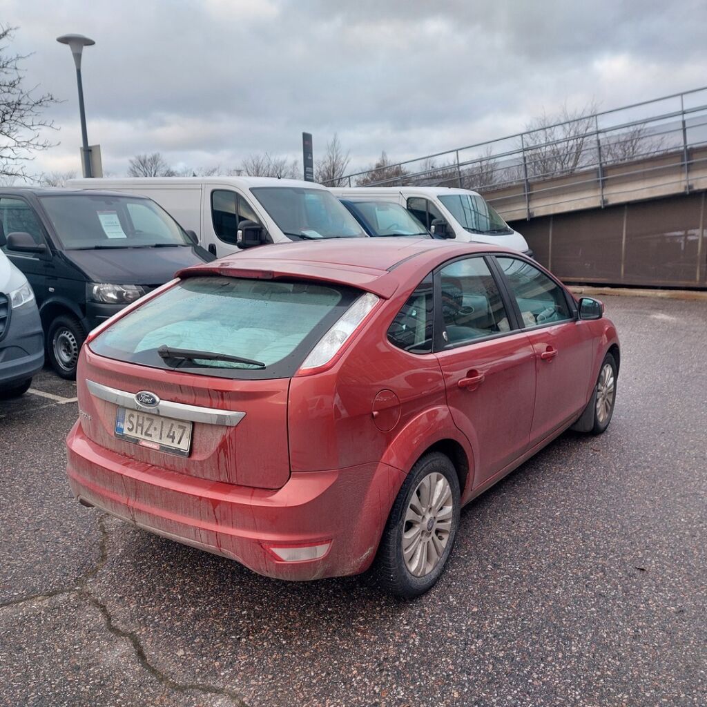 Ford Focus 2009 Punainen