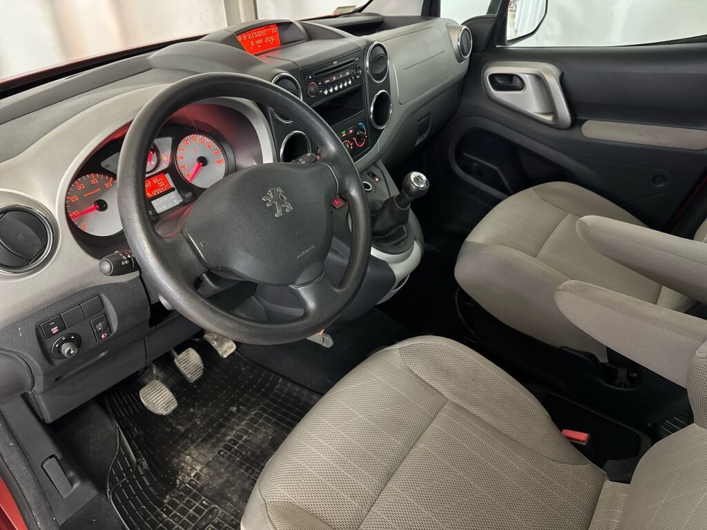 Peugeot Partner 2010 Punainen