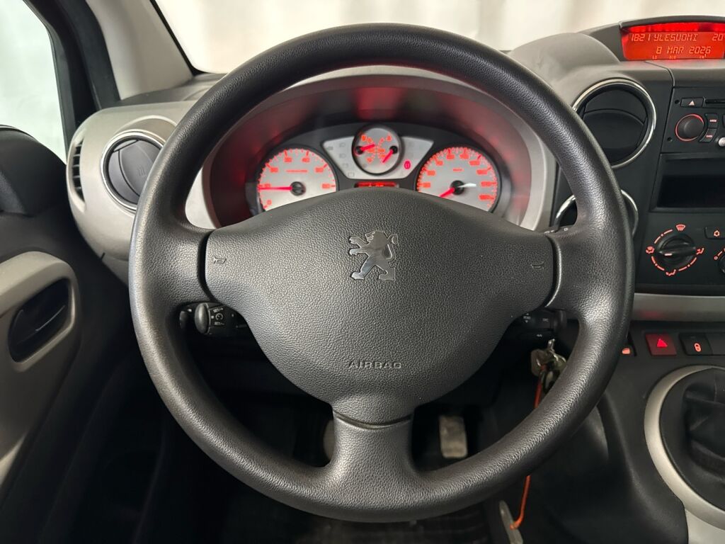 Peugeot Partner 2010 Punainen