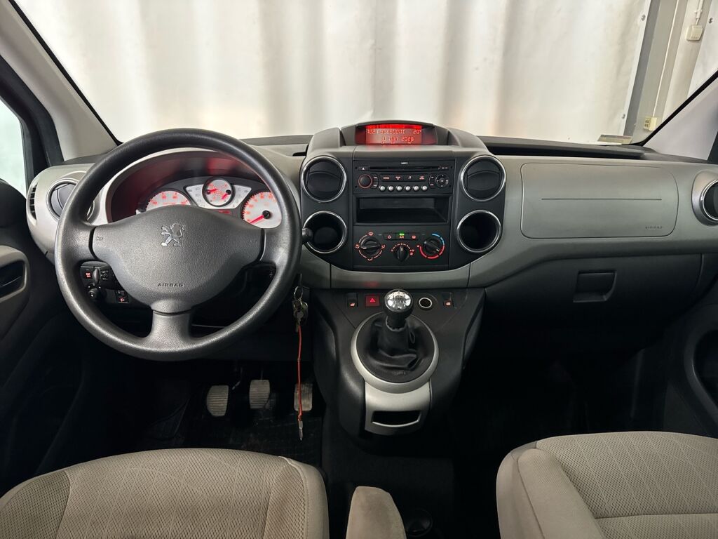 Peugeot Partner 2010 Punainen