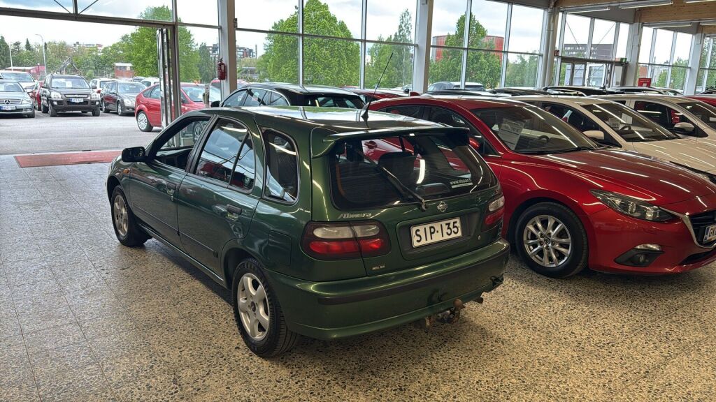 Nissan Almera 1999 Vihreä