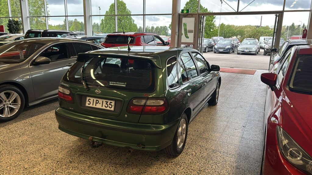 Nissan Almera 1999 Vihreä