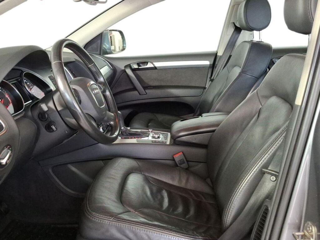 Audi Q7 2010 Harmaa