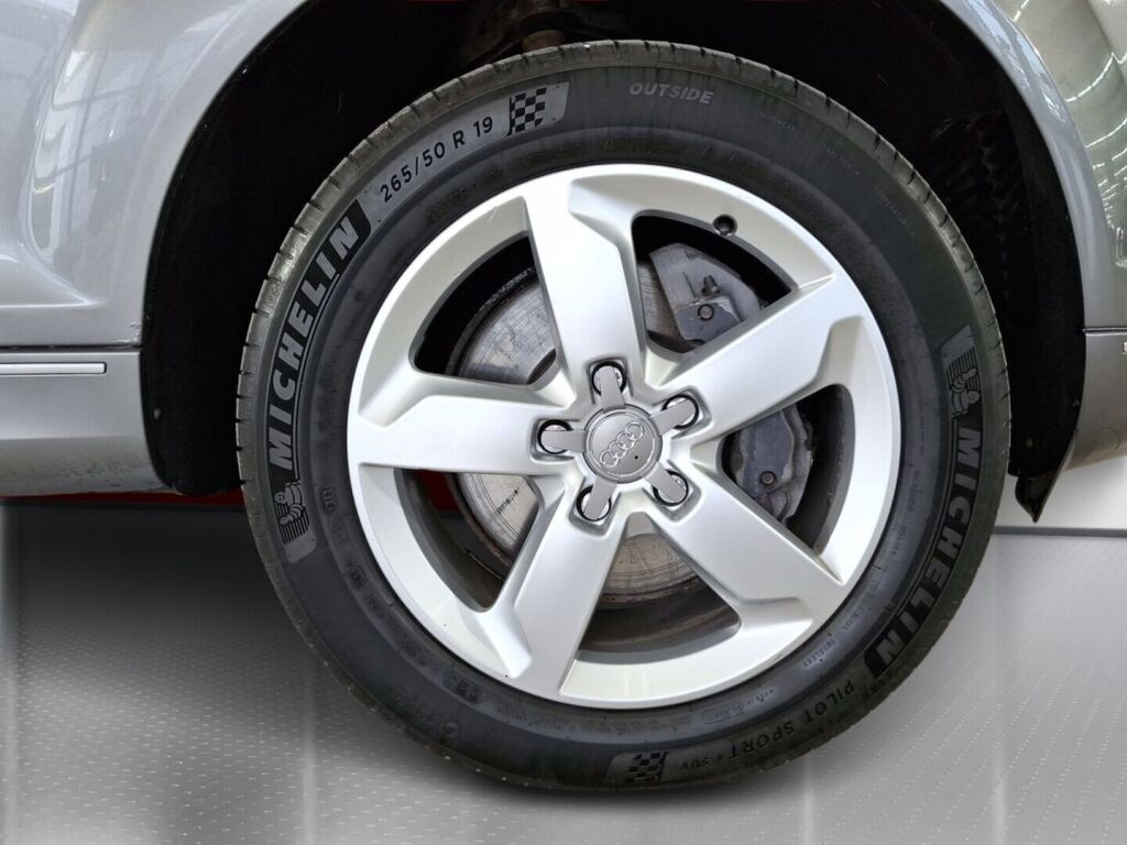 Audi Q7 2010 Harmaa