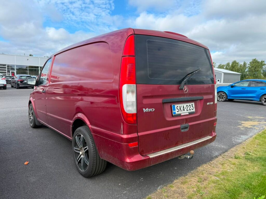 Mercedes-Benz Vito 2010 Punainen