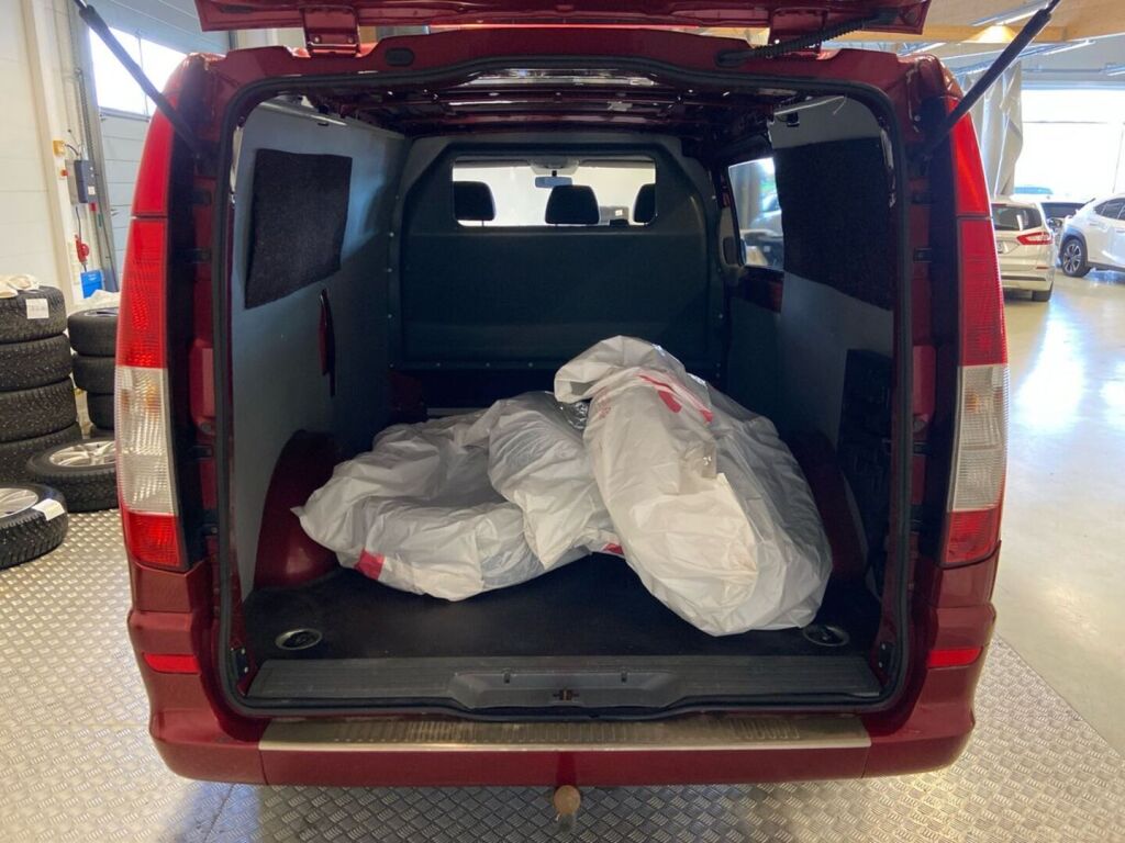 Mercedes-Benz Vito 2010 Punainen