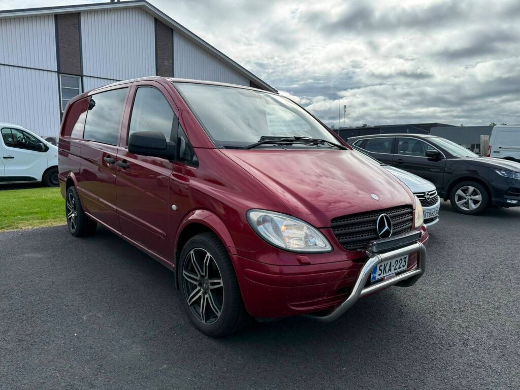 Mercedes-Benz Vito 2010 Punainen
