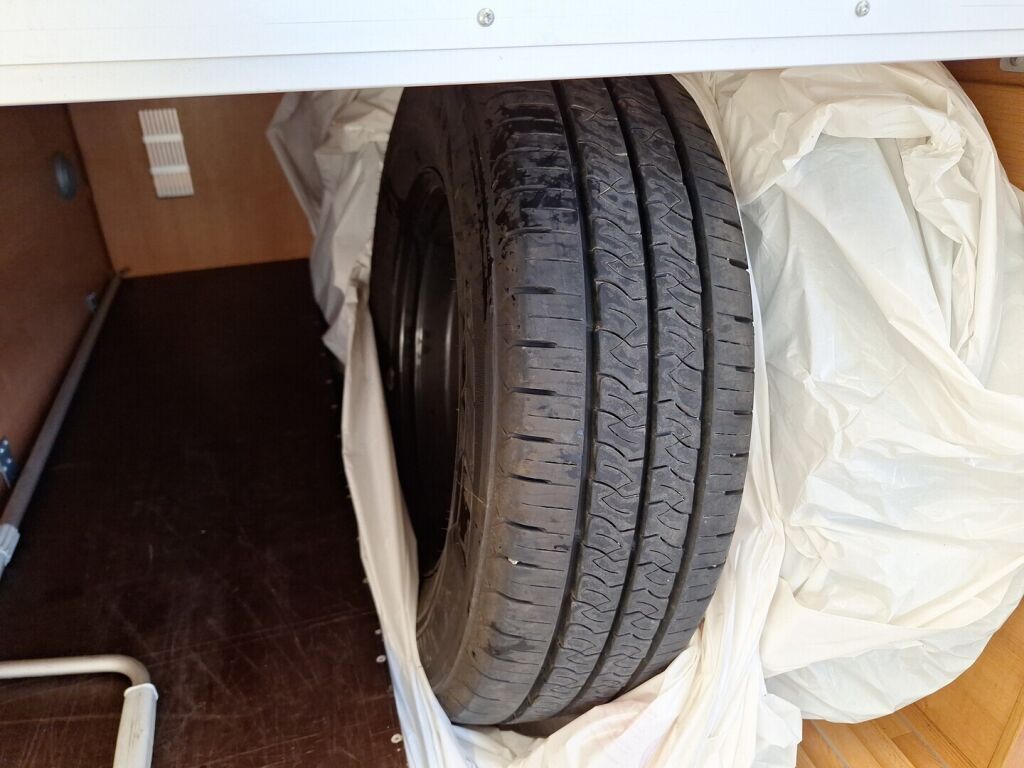 Karmann Davis 2010 Harmaa