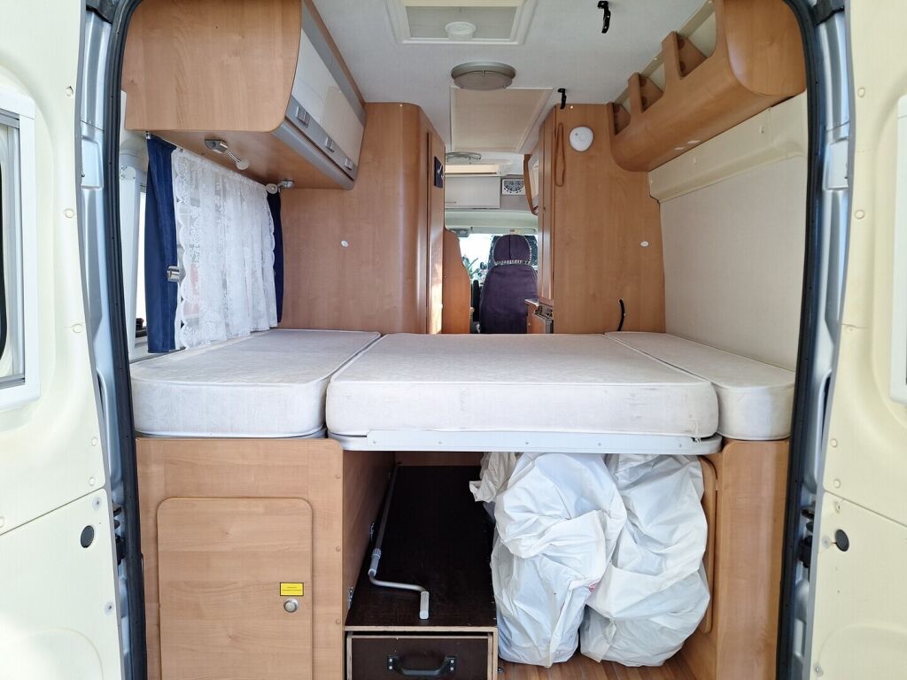 Karmann Davis 2010 Harmaa