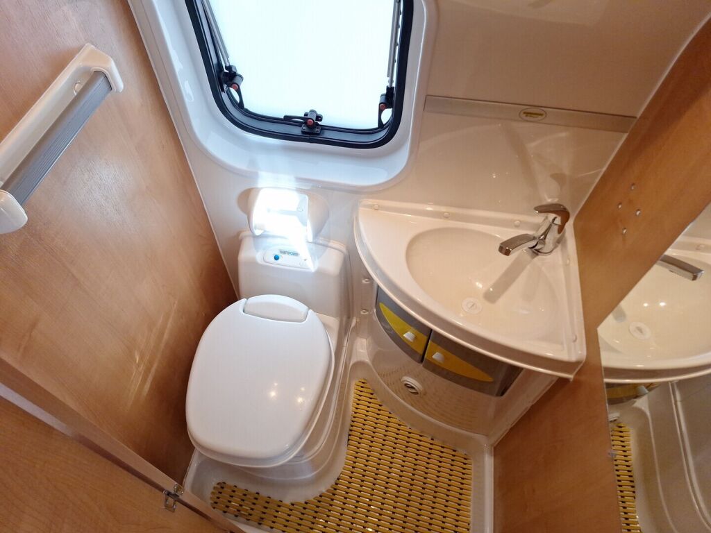 Karmann Davis 2010 Harmaa