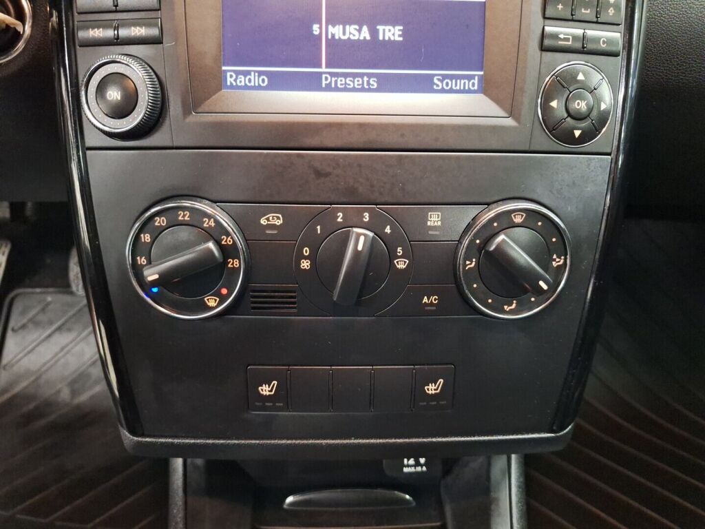 Mercedes-Benz A 2010 Punainen