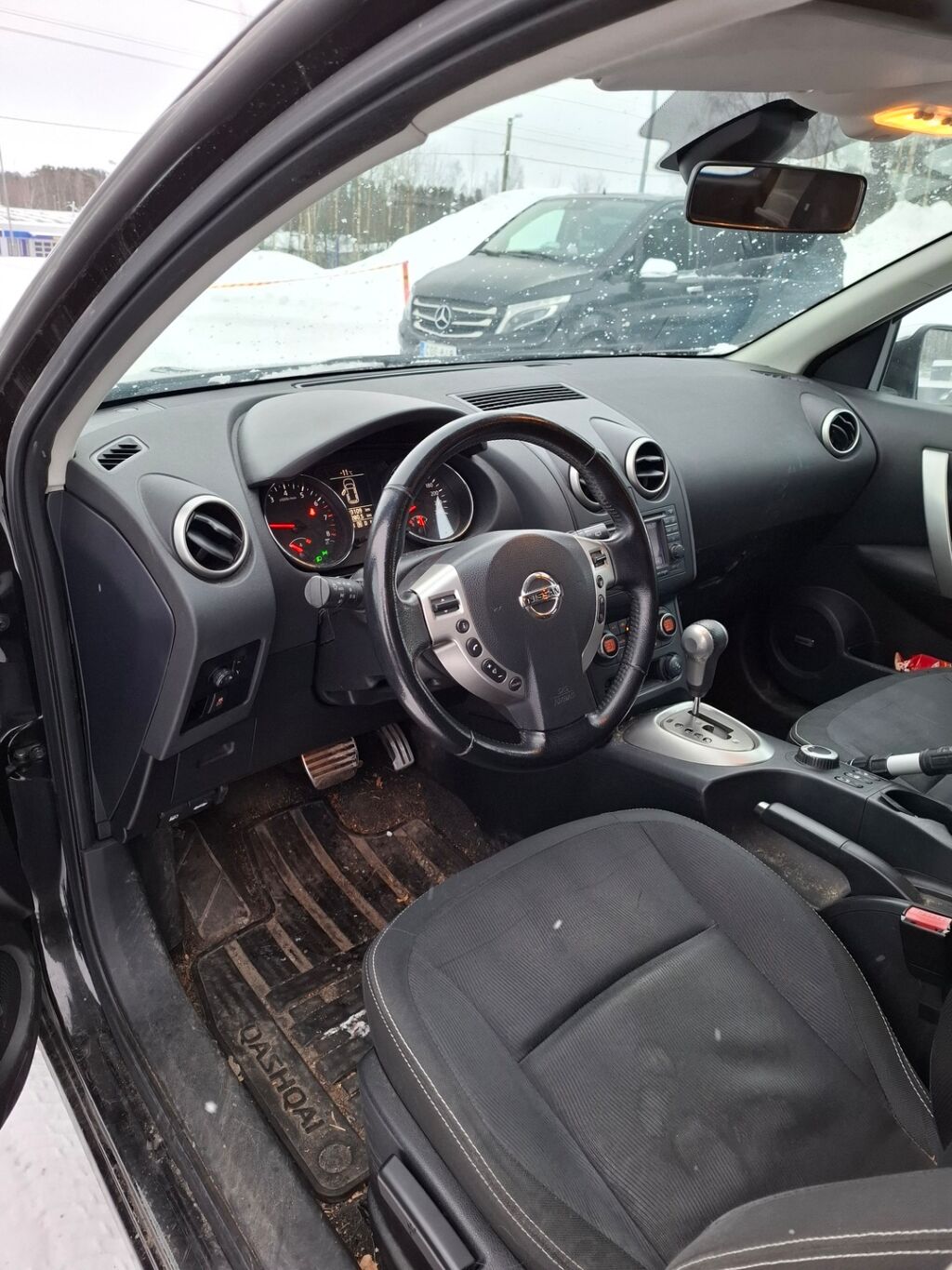 Nissan Qashqai 2010 Musta