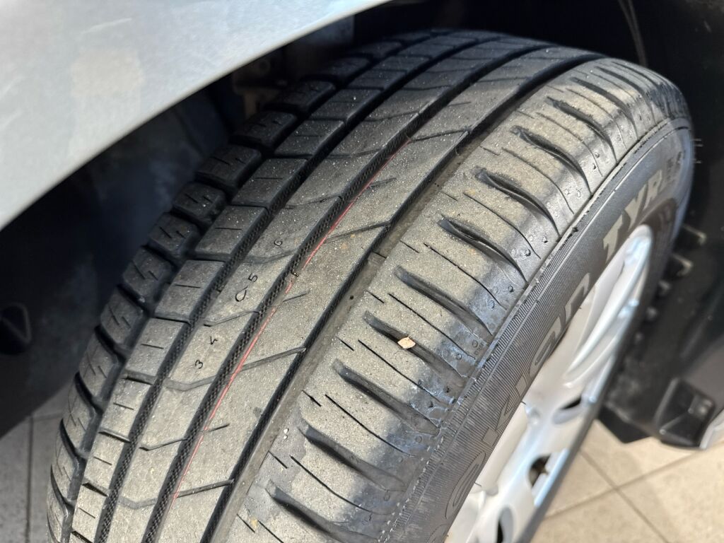 Mercedes-Benz E 2010 Harmaa