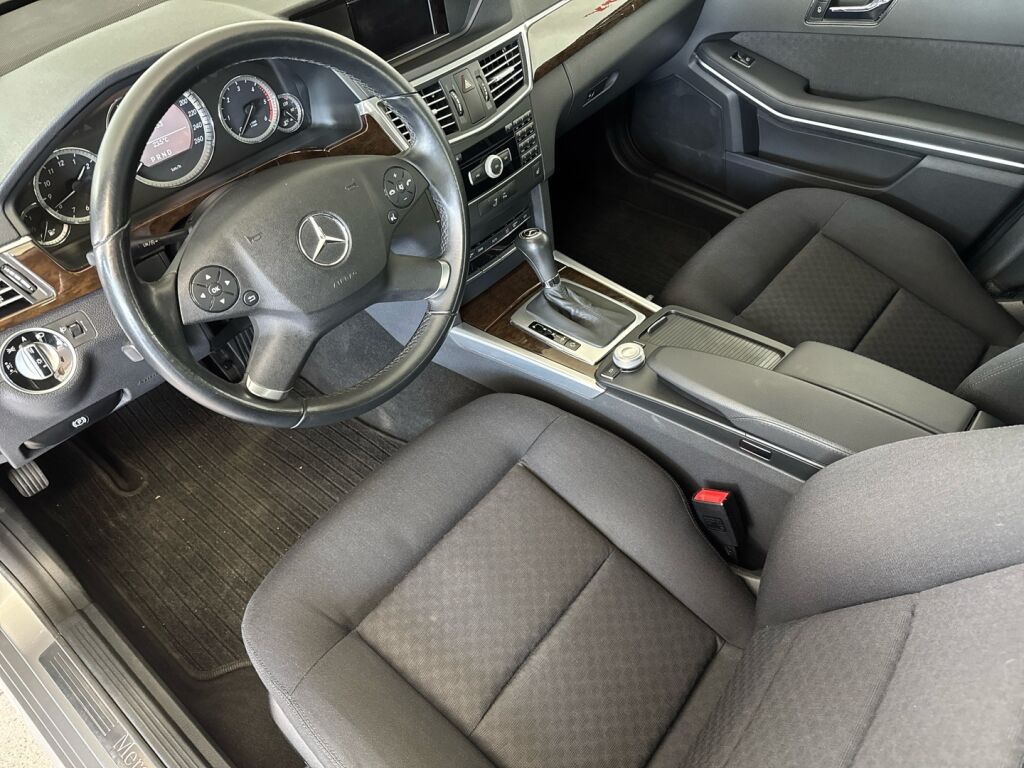 Mercedes-Benz E 2010 Harmaa
