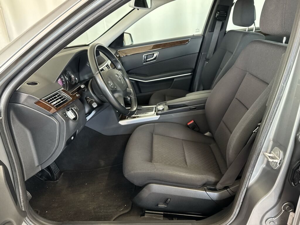 Mercedes-Benz E 2010 Harmaa