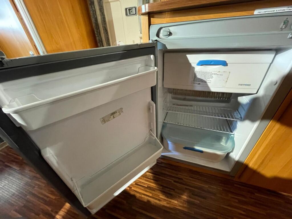 Hymer C 642 CL 2010 Sininen