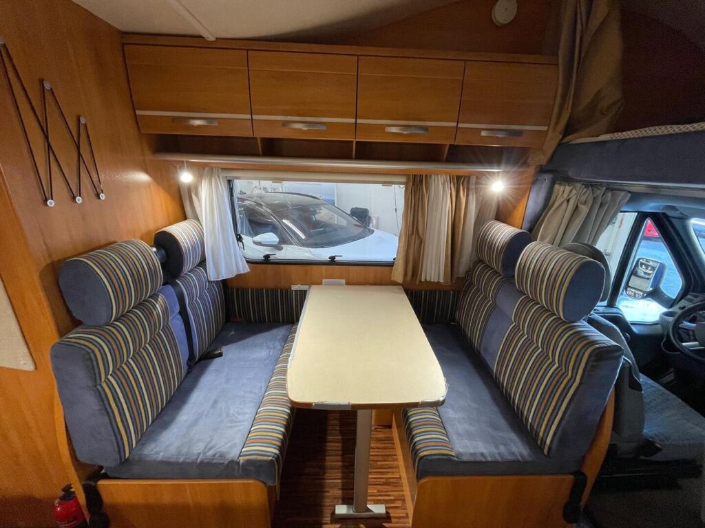 Hymer C 642 CL 2010 Sininen