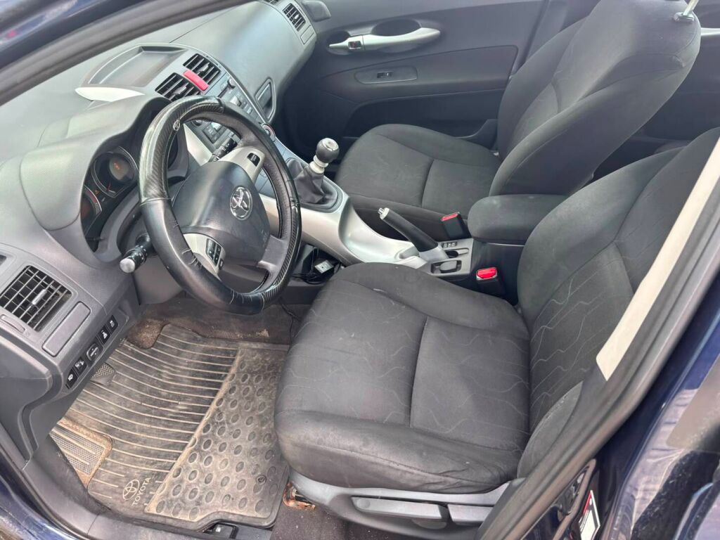 Toyota Auris 2010 Sininen