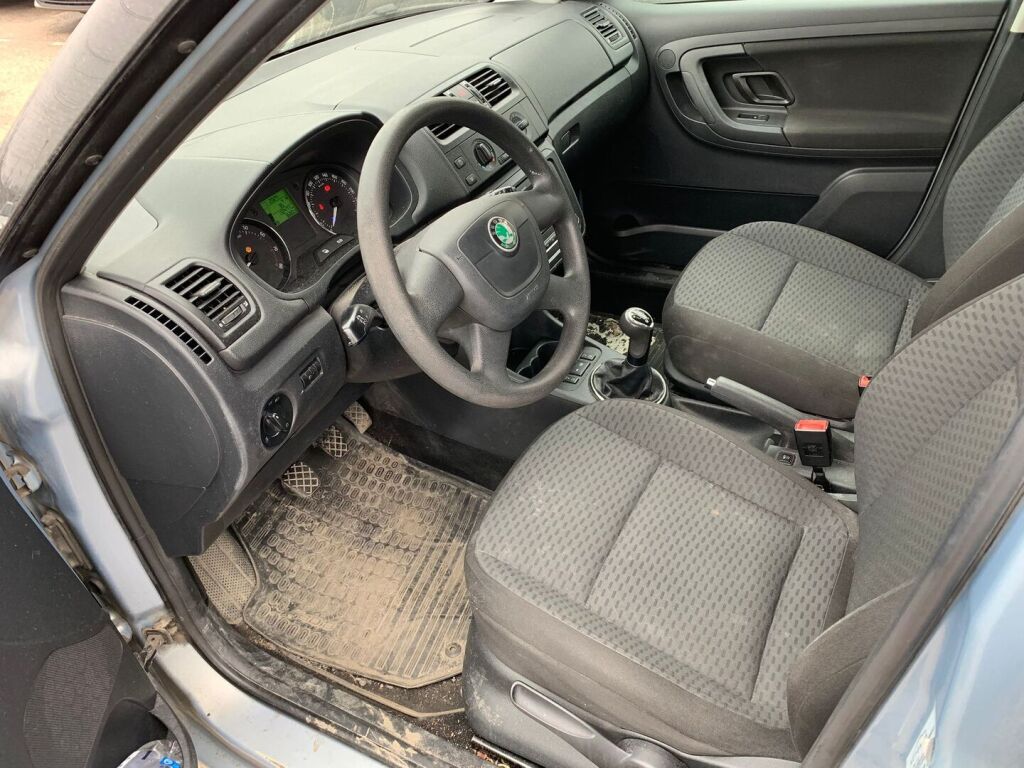 Skoda Fabia 2010 Sininen