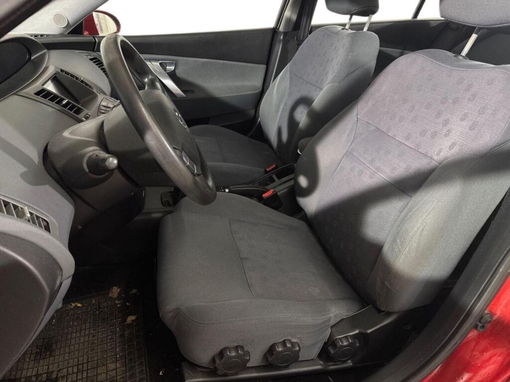 Nissan Primera 2006 Punainen