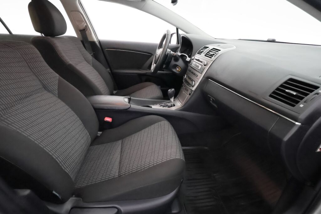 Toyota Avensis 2010 Harmaa