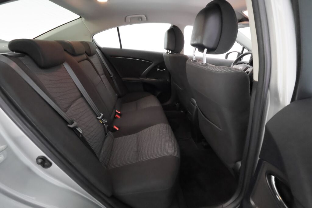 Toyota Avensis 2010 Harmaa