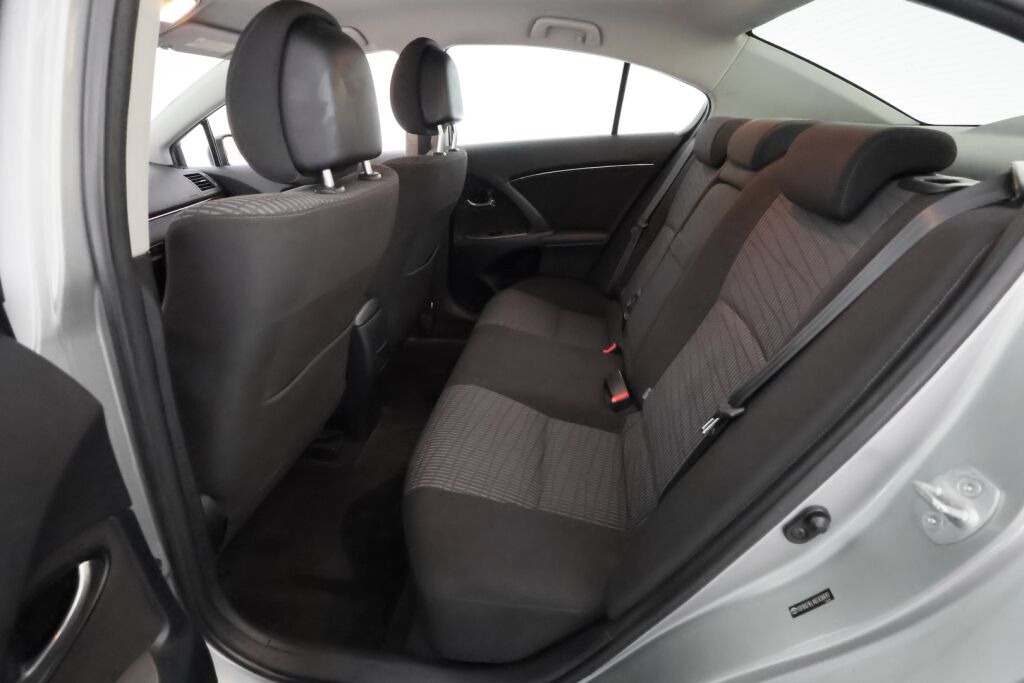 Toyota Avensis 2010 Harmaa