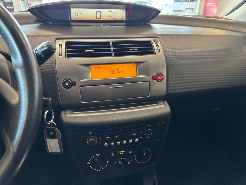 Citroen C4 2010 Punainen