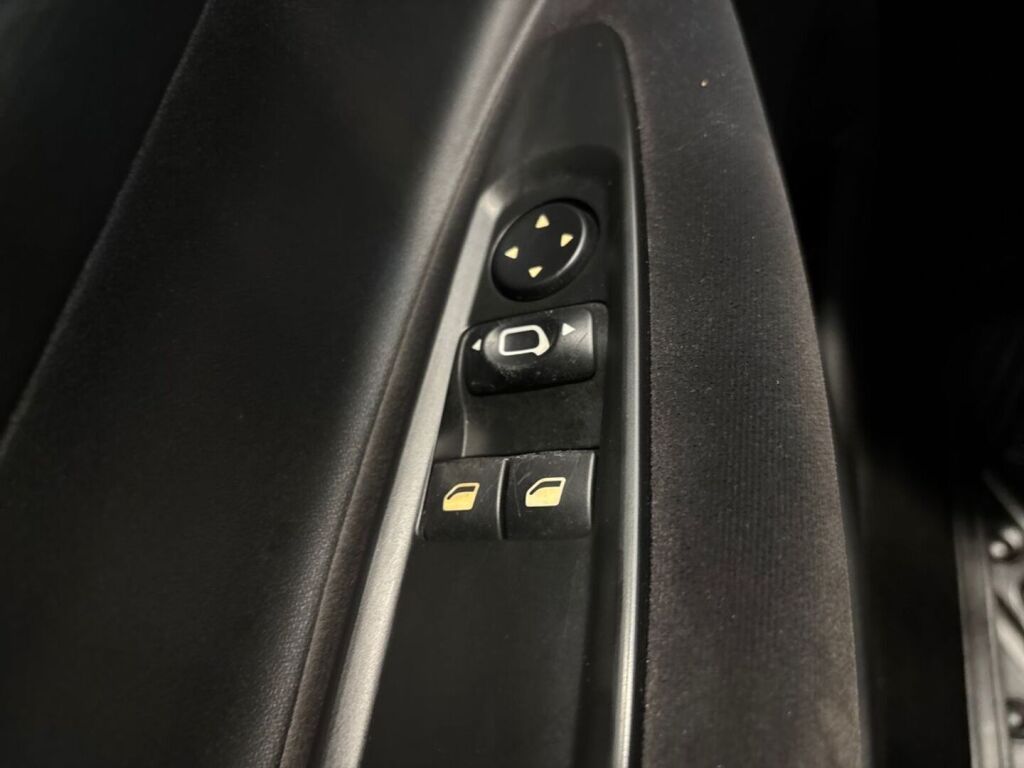 Citroen C4 2010 Punainen