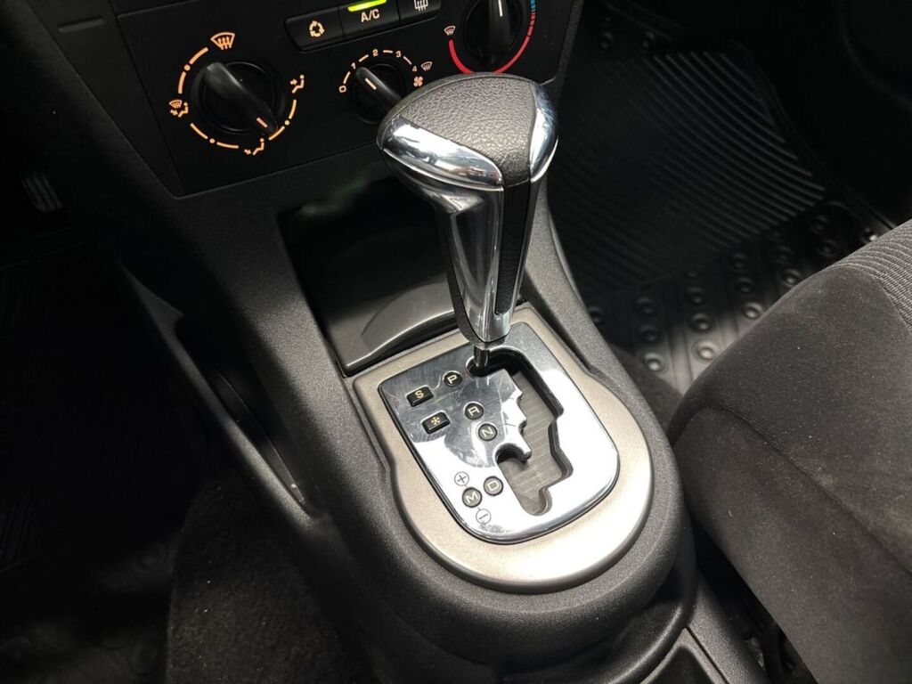 Citroen C4 2010 Punainen
