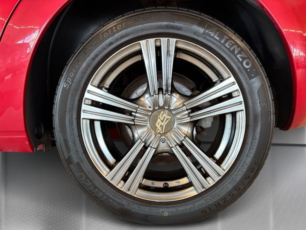 Citroen C4 2010 Punainen
