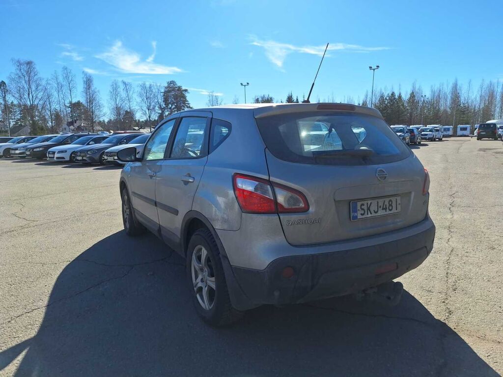 Nissan Qashqai 2011 Hopea