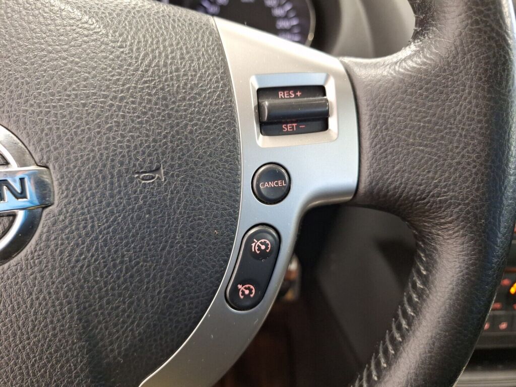 Nissan Qashqai 2011 Hopea