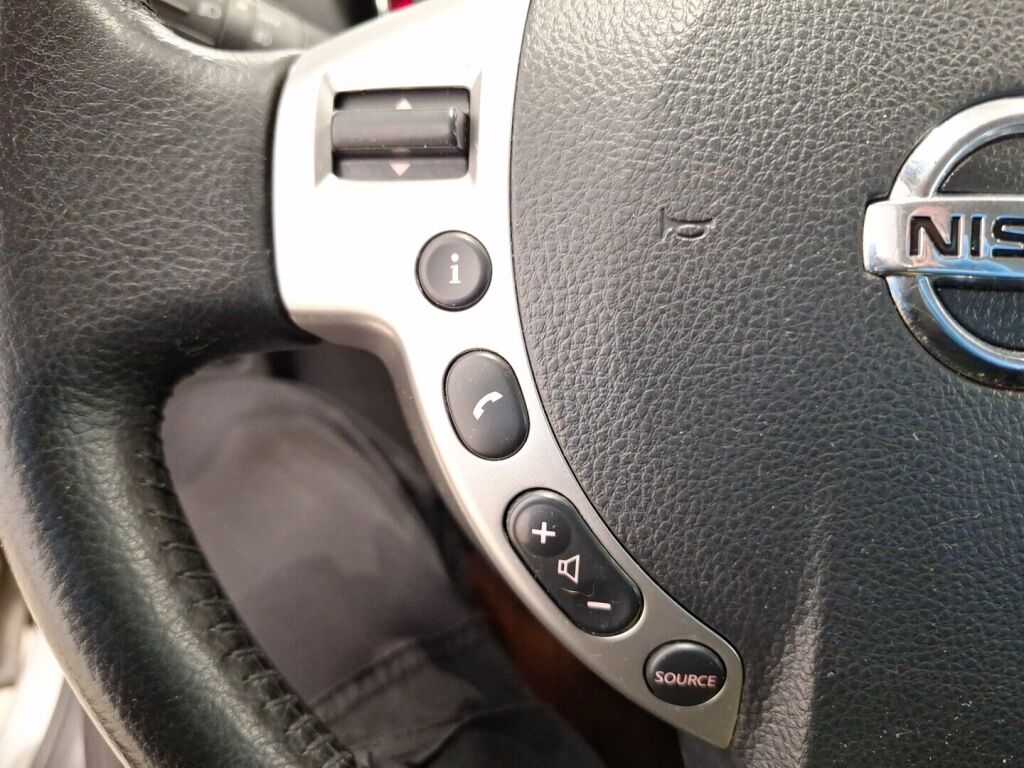 Nissan Qashqai 2011 Hopea