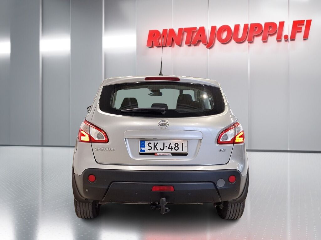 Nissan Qashqai 2011 Hopea