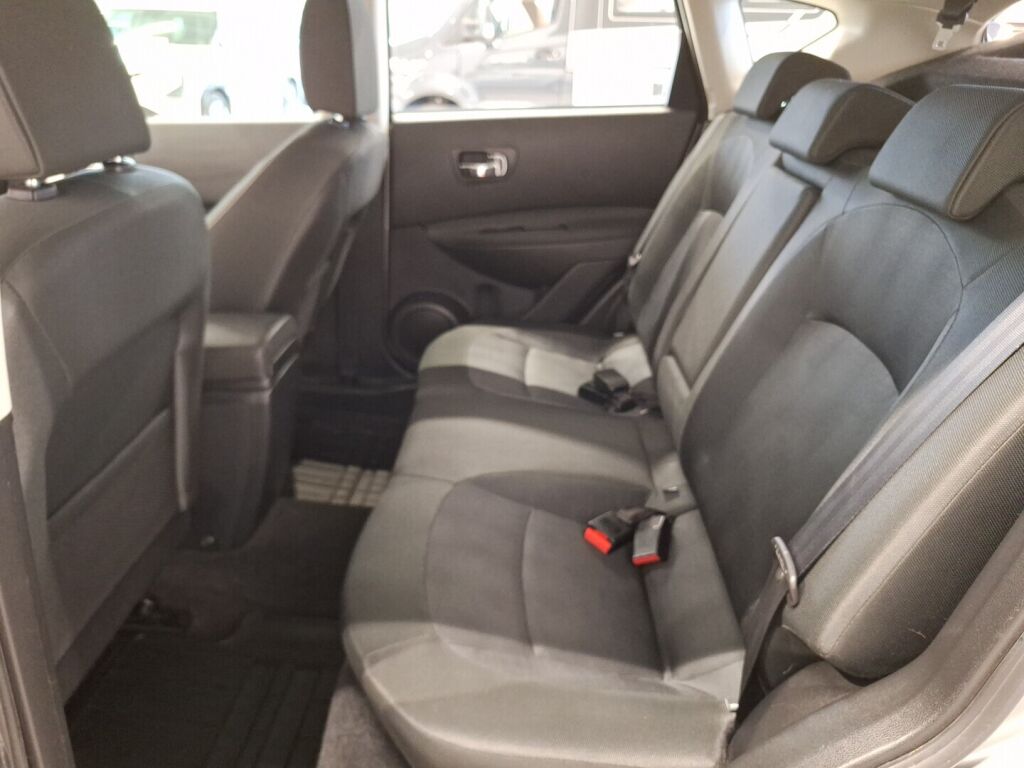 Nissan Qashqai 2011 Hopea